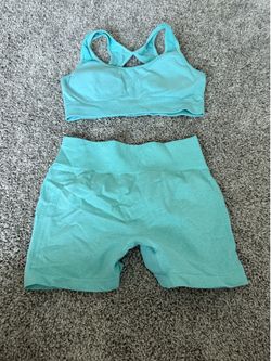 Women’s workout clothes