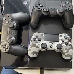 PS4 Bundle(PRICE IS NEGOTIABLE)