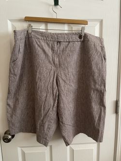 Size 24 Bermuda Length Dress Shorts