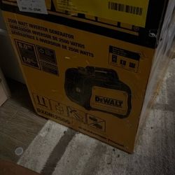 DEWALT 2500watt Generator 