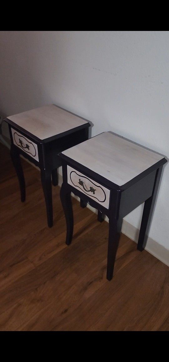 Antique French Style End Table/Night Stand 