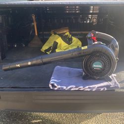 Makita BHX2500CA 24.5 CC 145 Horsepower 4 Stroke Leaf Blower