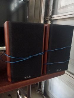 KLH Bookshelf Speakers Pair