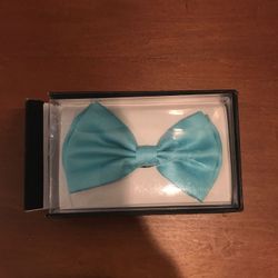 Bow tie