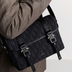Dior Messenger