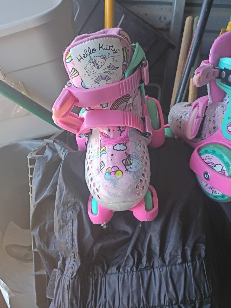 Hello Kitty Size 2 Through 11j