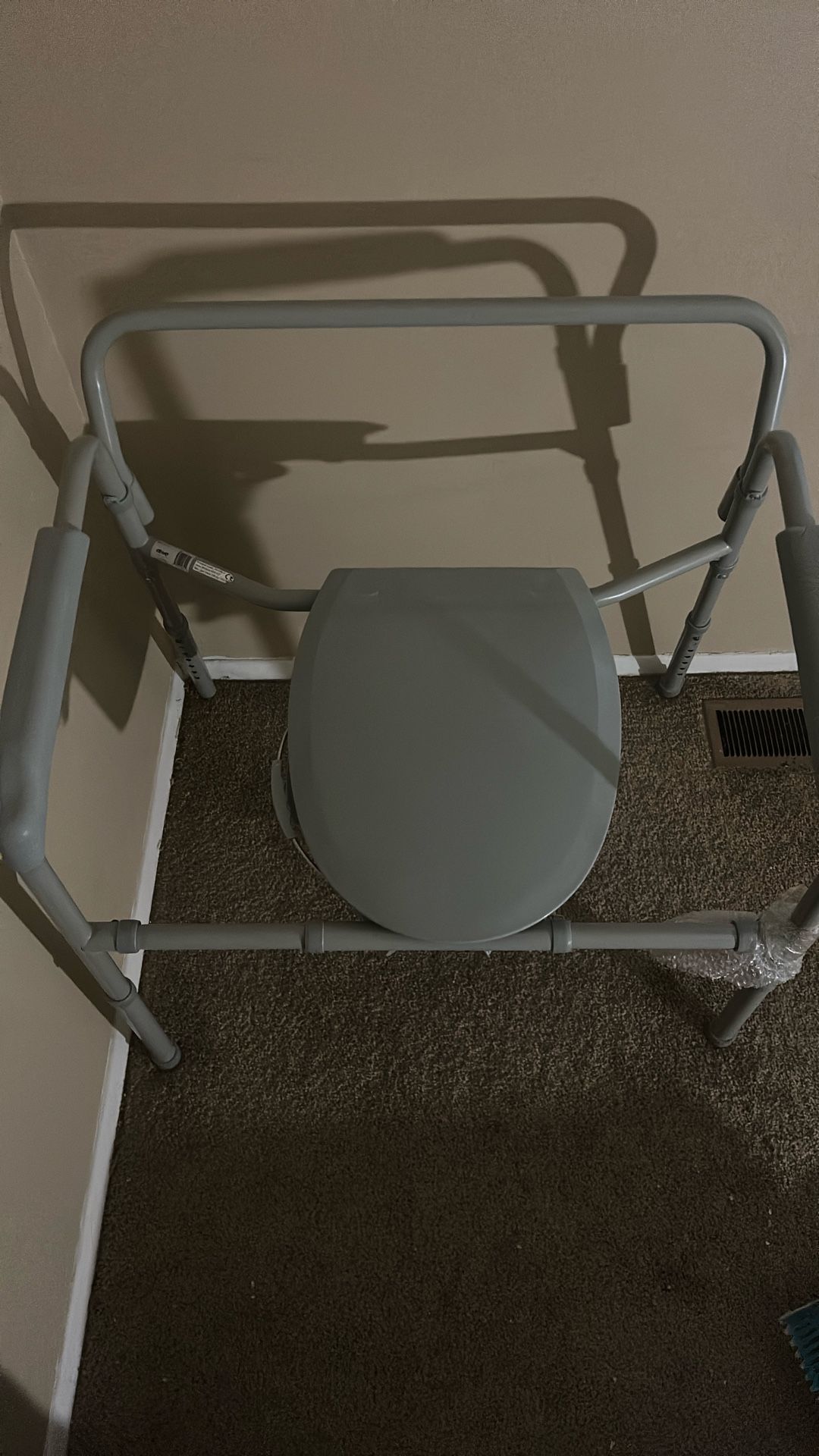 Large commode