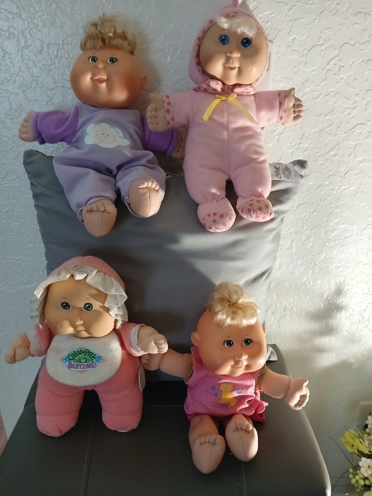 AUTHENTIC CABBAGE PATCH BABIES ..Dolls