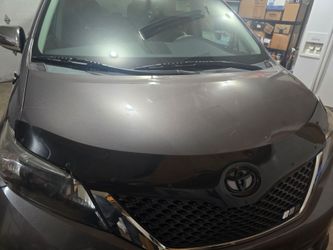 2011-2014 Toyota Sienna bug reflector
