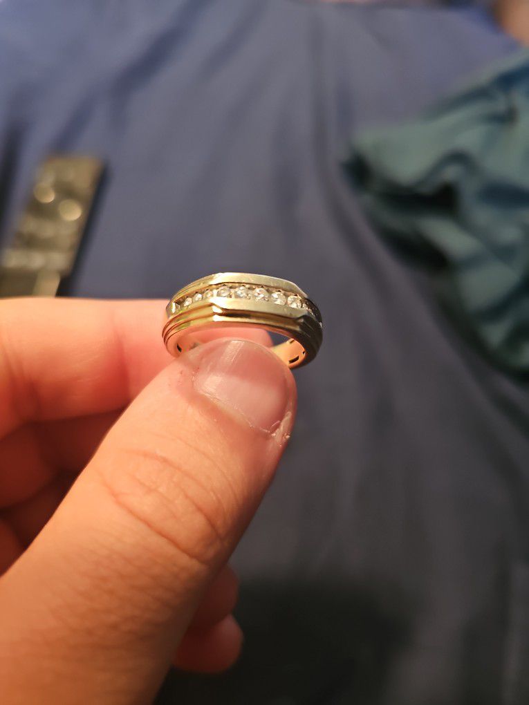 Men's Diamond Wedding Ring 1/4 ct tw Round-cut 10K Yellow Gold