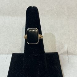 10k Gold Ring #110109-1 MJ