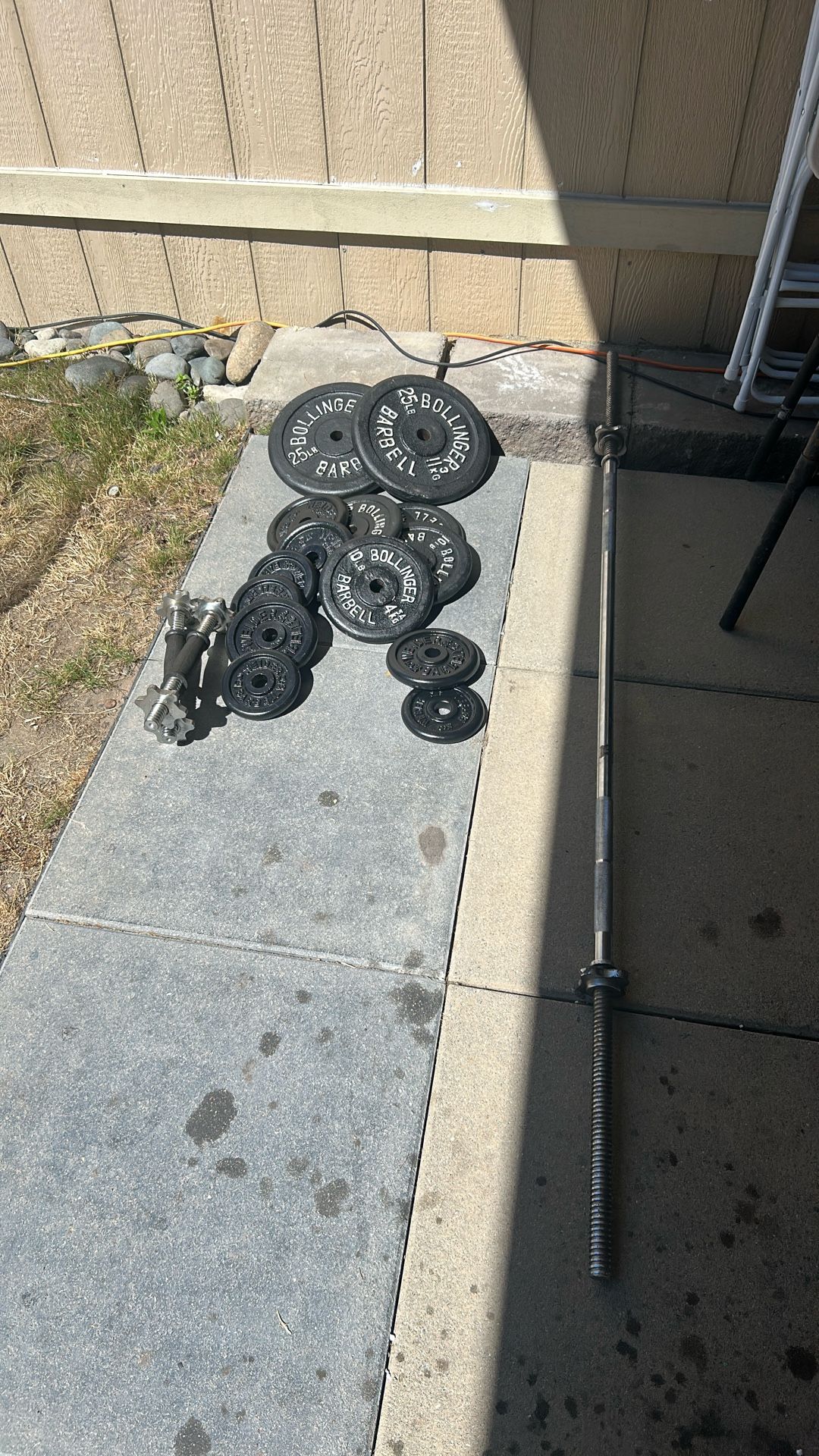 Gym weights with benching bar