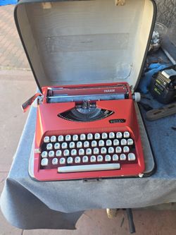 vintage Royal Holland Parade Coral typewriter