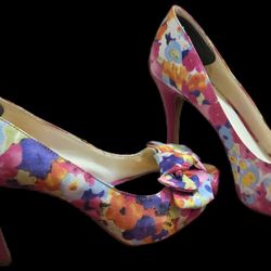 ***ANOTHER PRICE DROP!! A STEAL!**Gorgeous Dresses, Shoes & a Clutch Bag! 