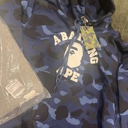 This size Is Small Is New Hoodie Bathing Ape 