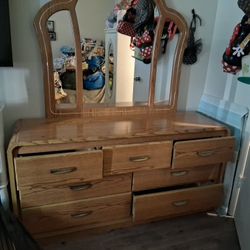 Dresser 2 NIGHT STANDS 