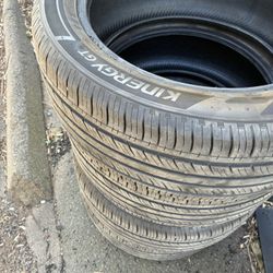 (4) 235/50/19 Hankook Tires 