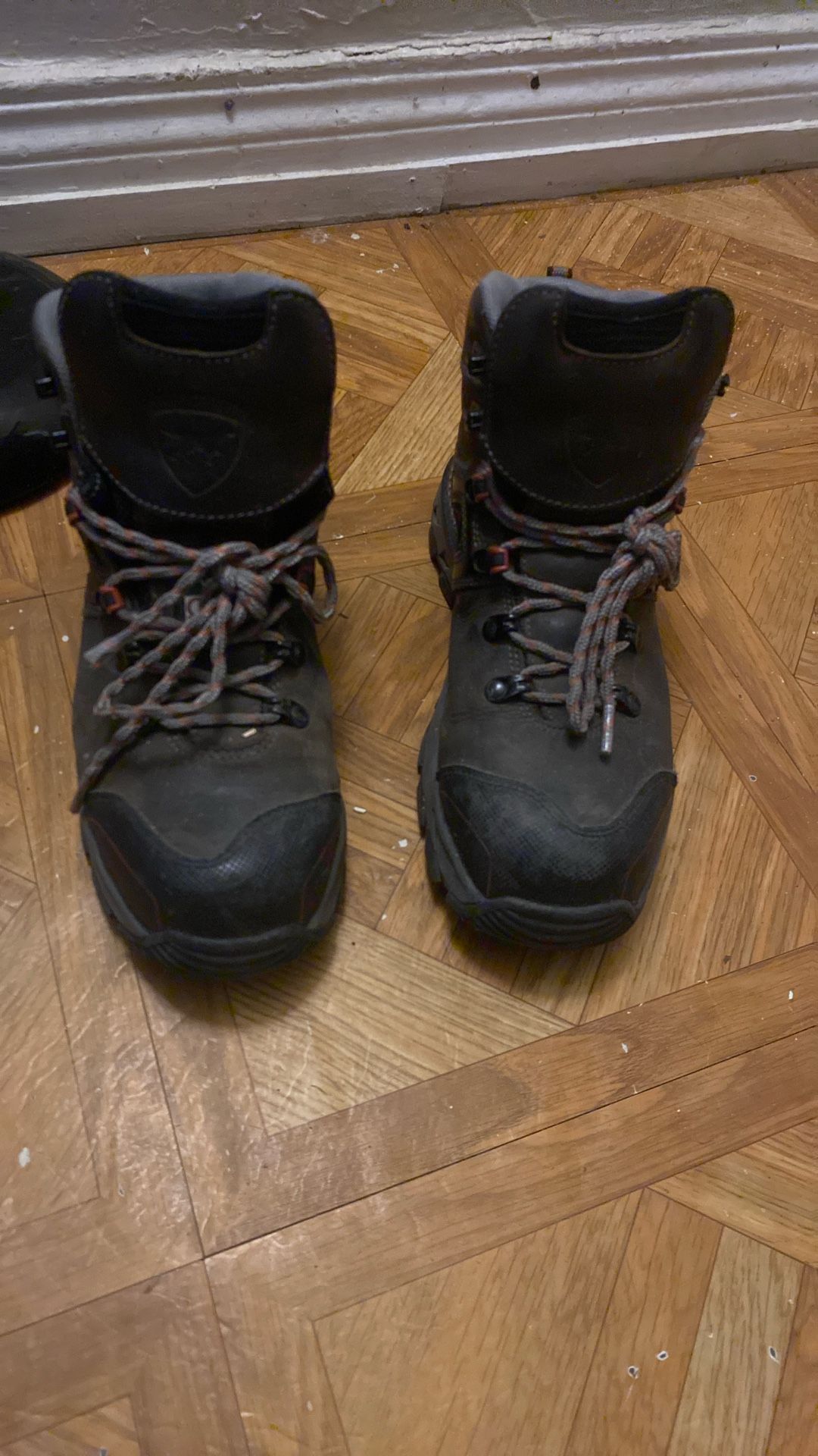 Women’s Size 8 Steel Toe Boots