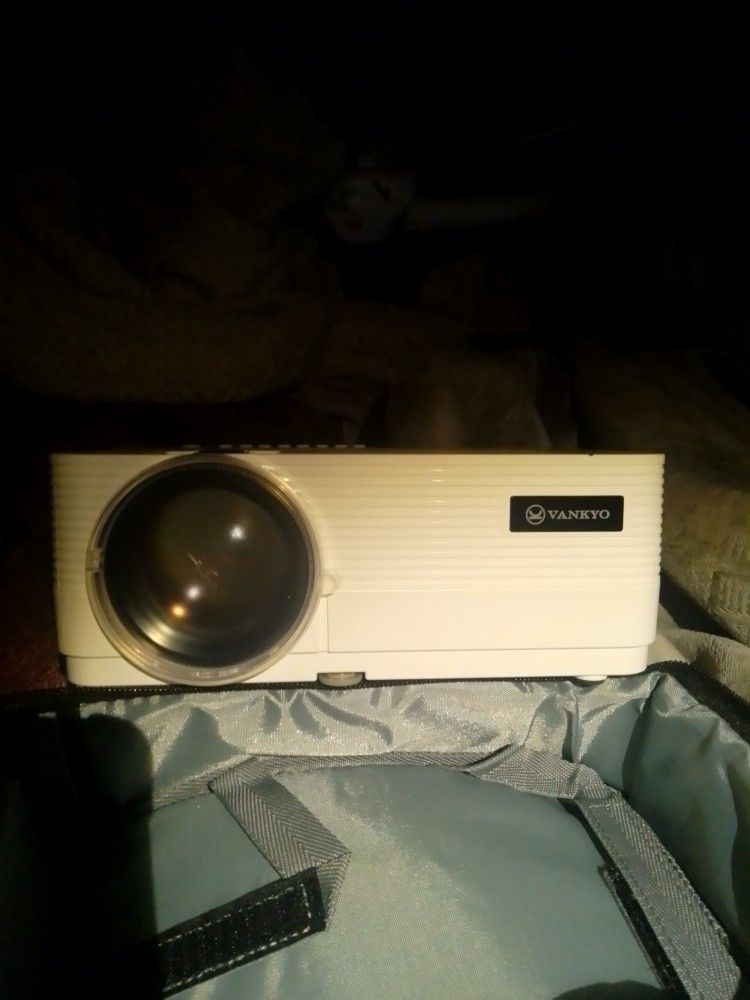 Vankyo Projector