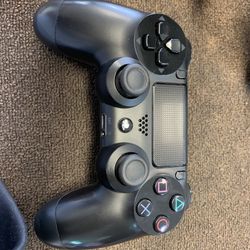 PS4 controller