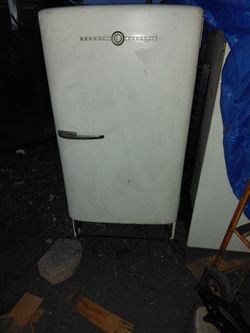 Ge 1950's refrigerator