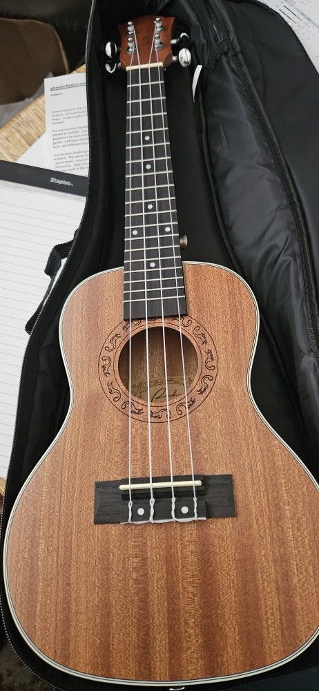 Ukulele 23" Complete Set NEW