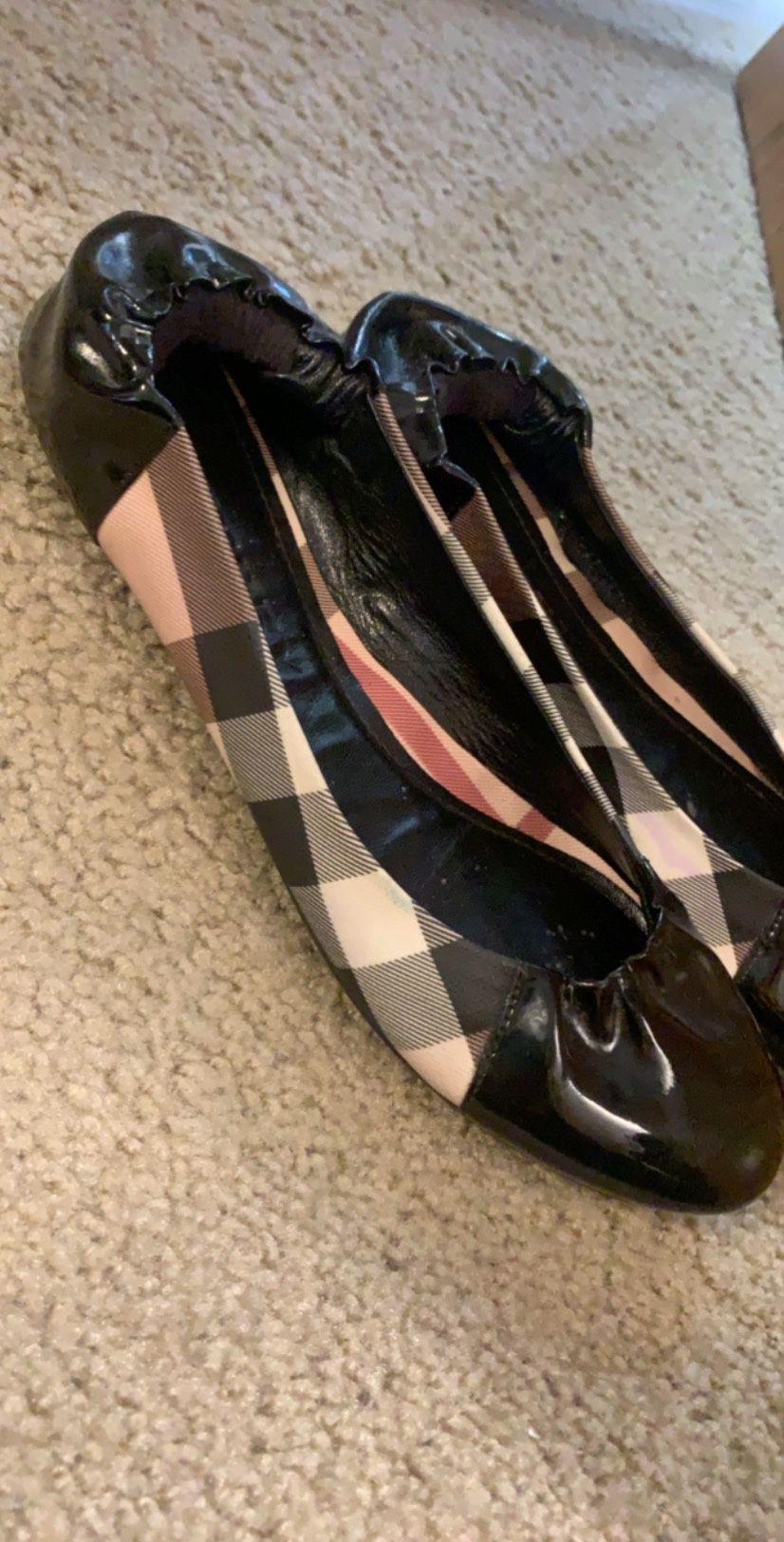 BURBERRY authentic flats 38 1/2