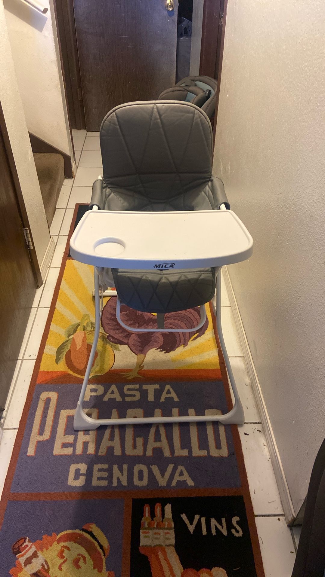 Hi Chair Easy Fold For Travel Price 24$. Pick Up.  E.  72. and Grand View.  E. Tacoma 