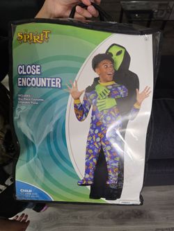 Costume close encounter