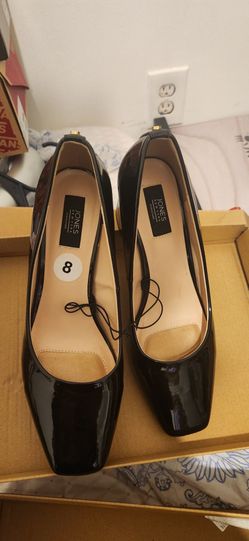 Size 8 Shiny black heel