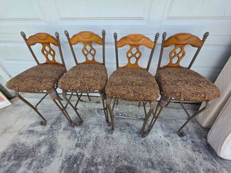 4 Bar Stools