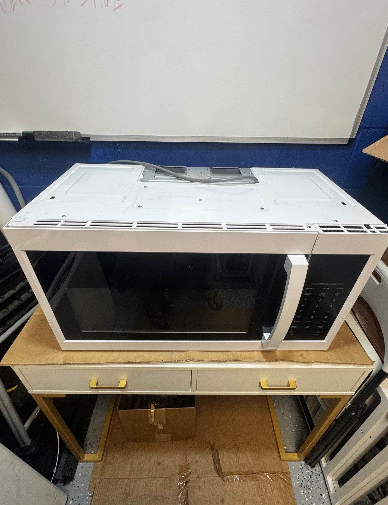 🔥 1.7 cu. ft. 1000-Watt Over the Range Microwave in White