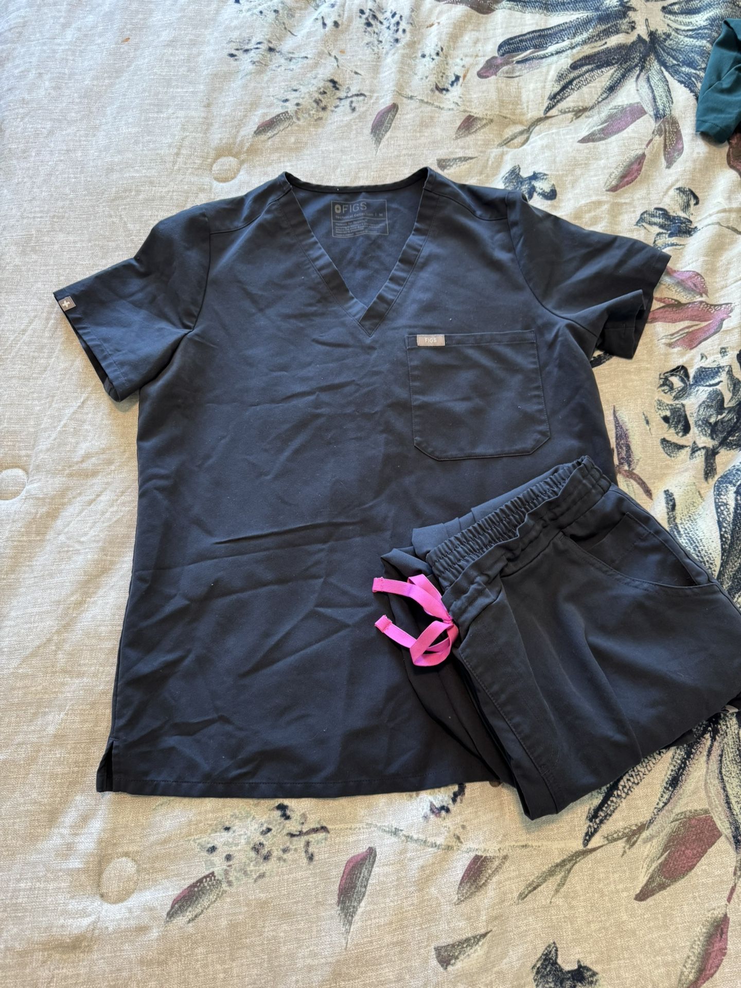 Figs scrubs