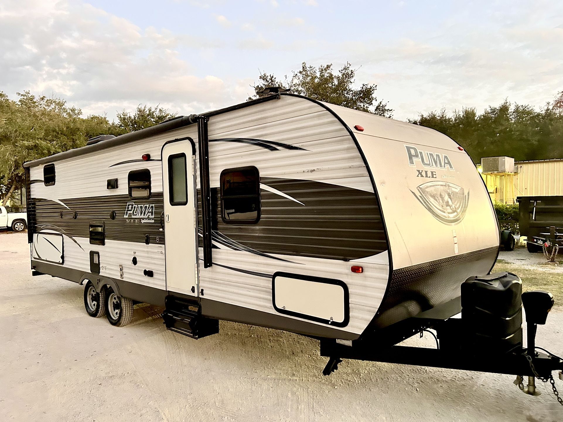 2017 Palomino XLE puma