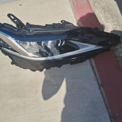 2021 / 2023 lexus es350 headlight right