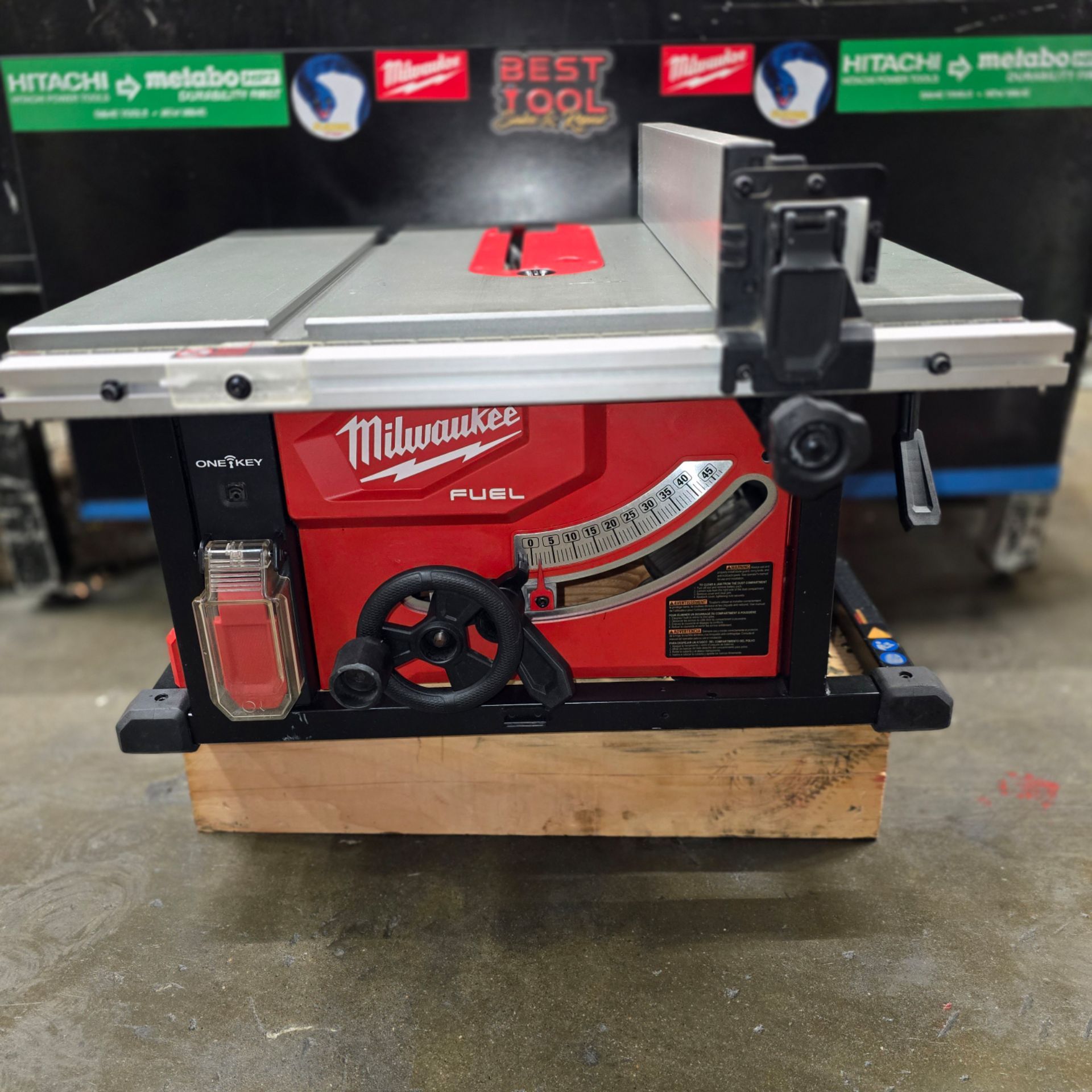 Milwaukee Table Saw 18v.