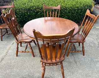 Antique 10 piece Hard Maple Dining Set.