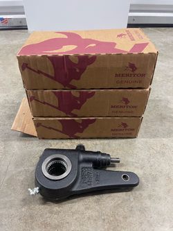 New freightliner parts (old stock)4 pieces