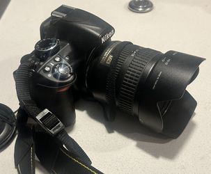 NikonD3200, Light Use, Comes With Accessories, Upgraded Autofocus Lens afs nikkor 18-70mm - Hb32 Hood  