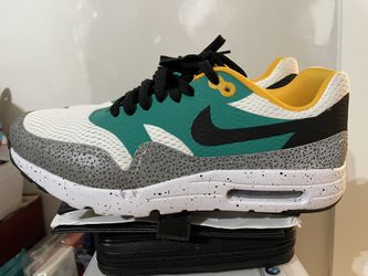 Nike Air Max 1 Ultra Essential Emerald Green Sz. 9.5