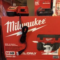 Milwaukee Wet/Dry Vac M18 Kit 