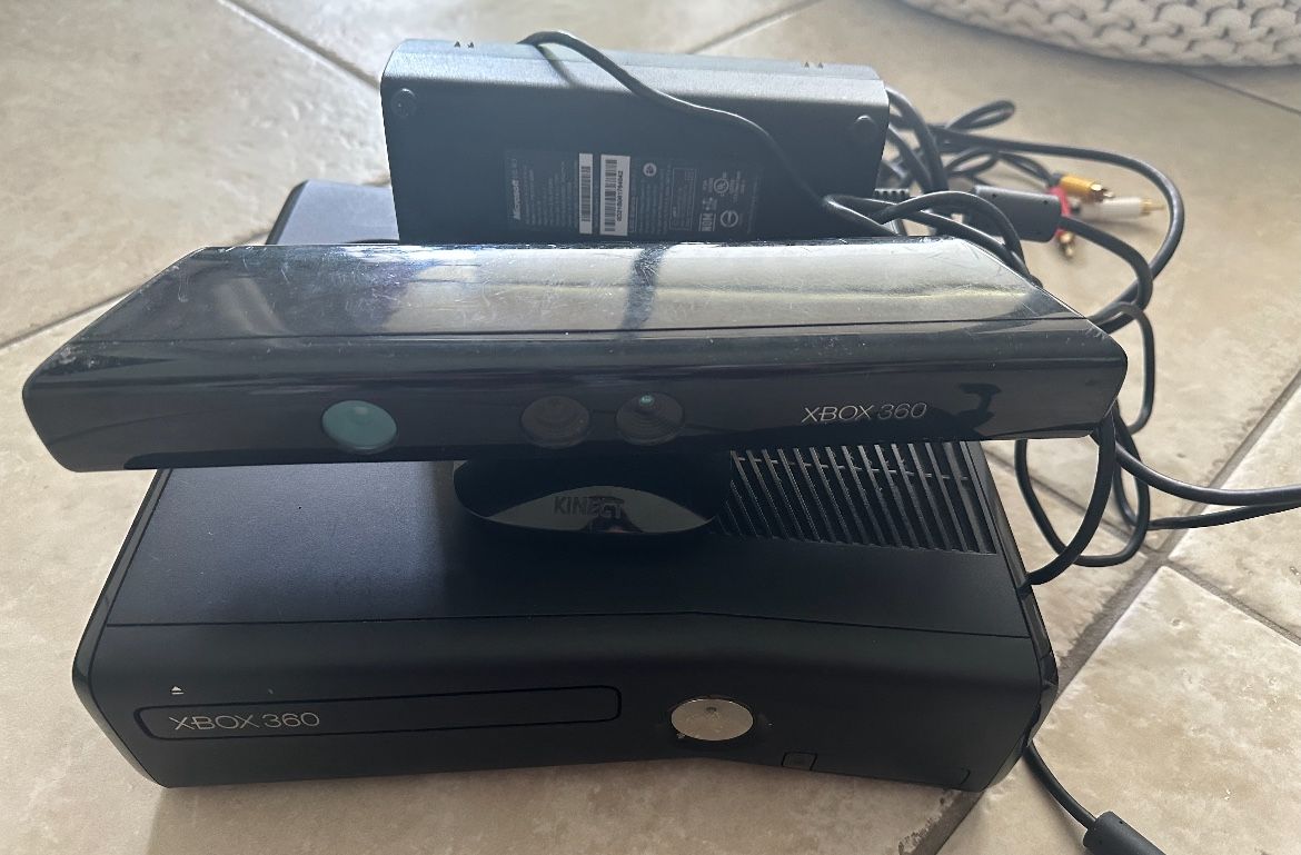 Microsoft Xbox 360 with Kinect