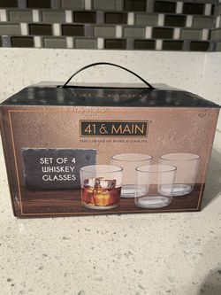 New Set Of 4 Whiskey 🥃 Glasses