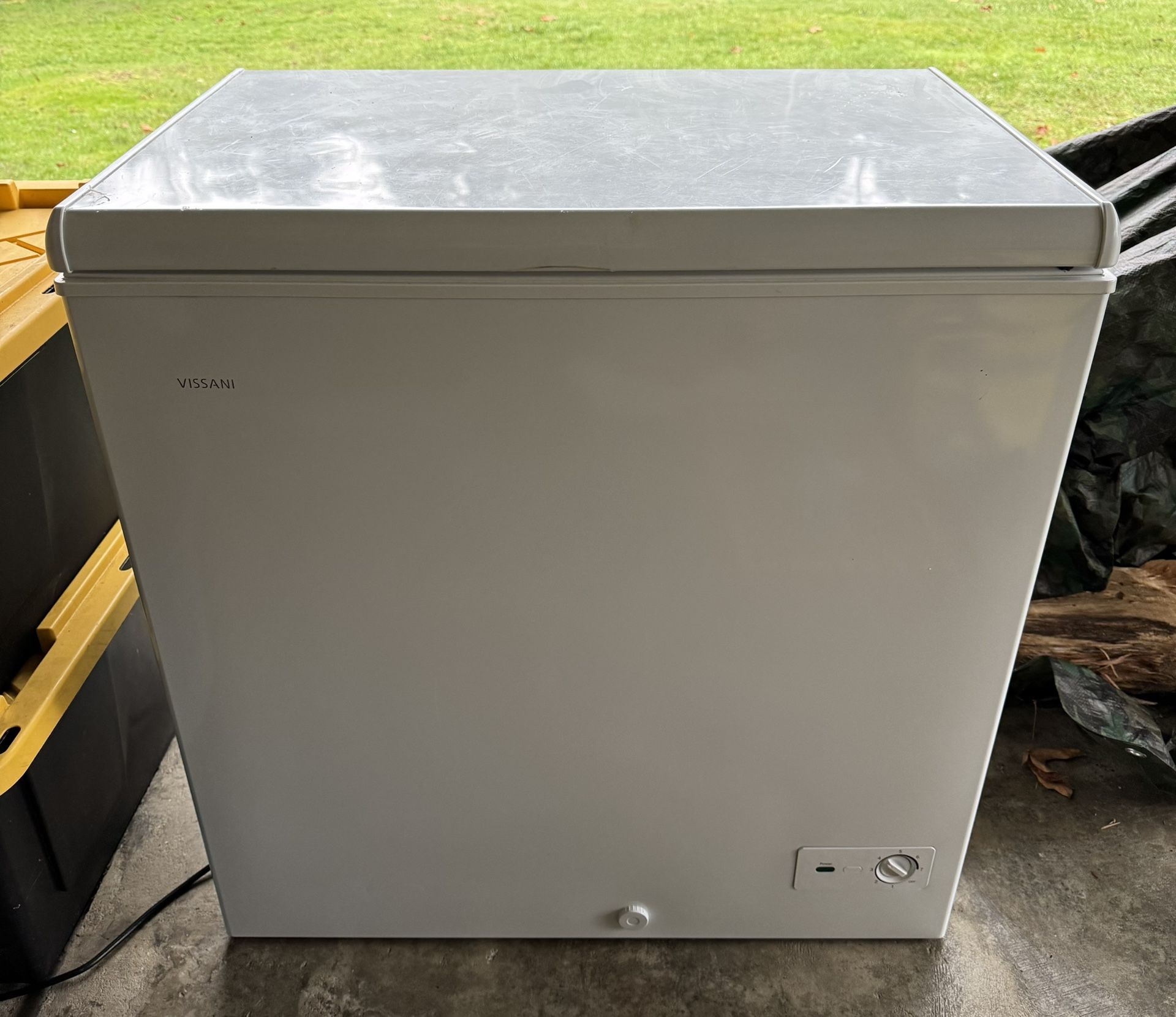 Vissani 6.9 cf Chest Freezer