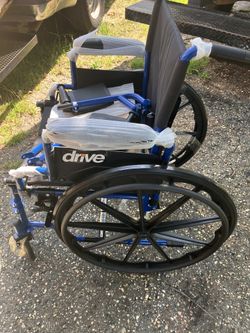 *READ* Drive Medical Blue Streak Wheelchair