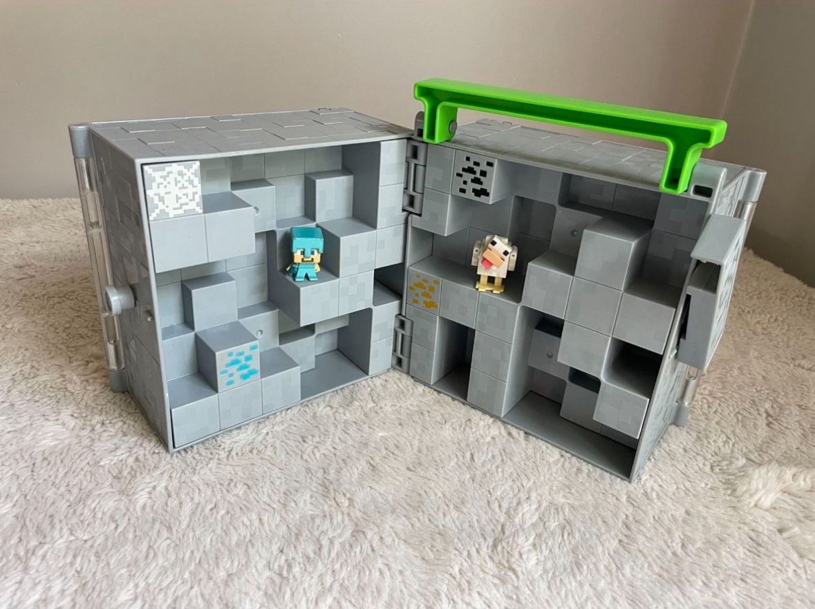 Minecraft Mini Figure Collector Travel Case Stone Cube Playset Storage Display