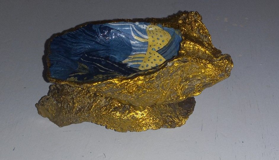 Oyster Ring Holder