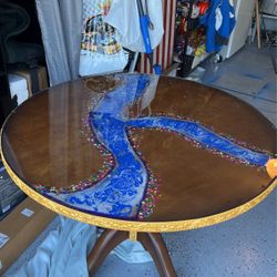 Ethan Allen Table With Epoxy River That Light Up