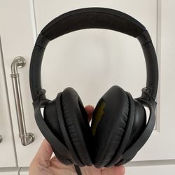 Bose Noise Cancelling Headphones 