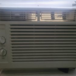 2 Daewoo Window Unit